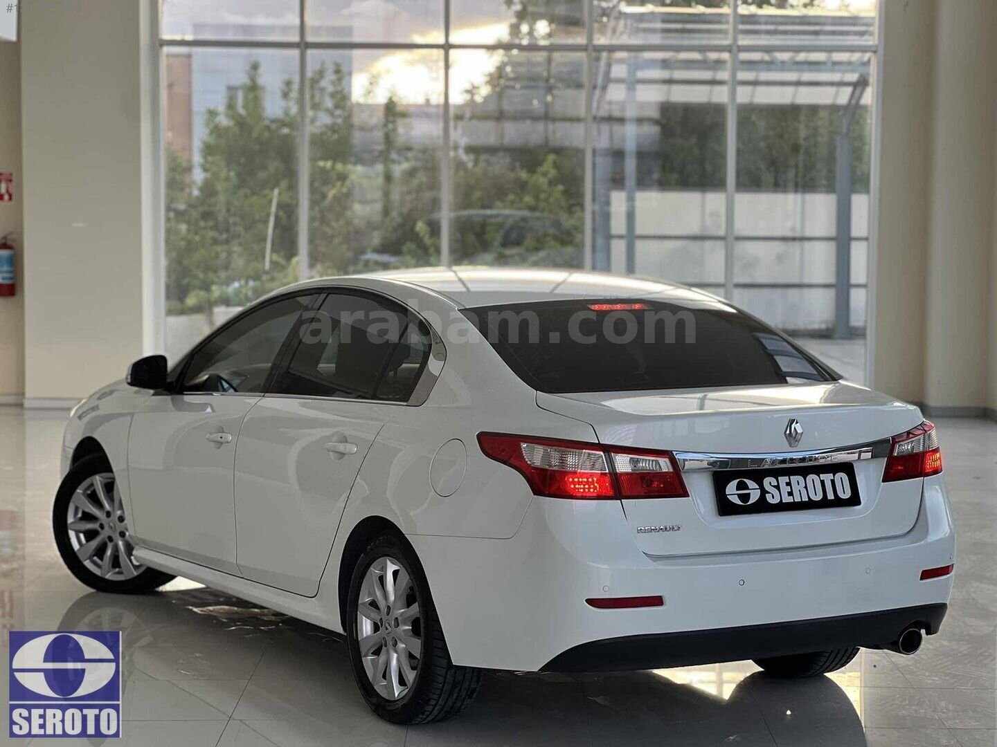 Galeriden Renault Latitude 1.5 dCi Executive 2012 Model Tokat 153.000 km Beyaz 7