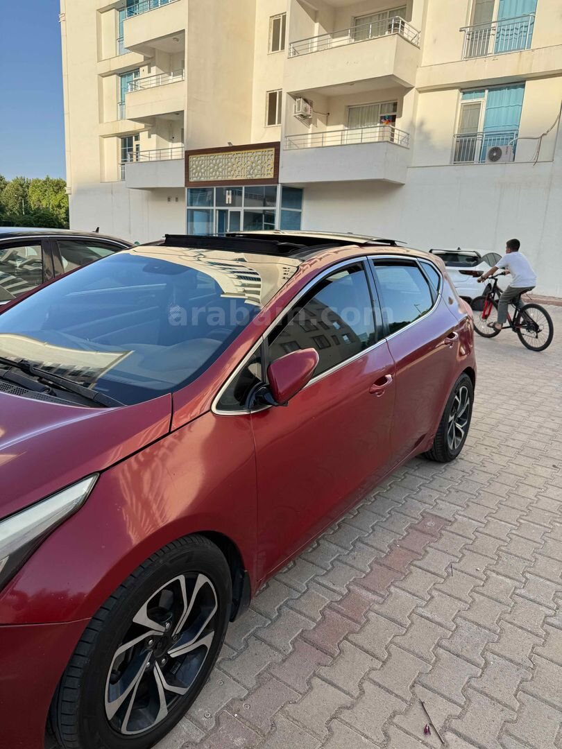Sahibinden Kia Ceed 1.6 CRDi Concept Plus 2012 Model Diyarbakır 300.000 km Bordo 3