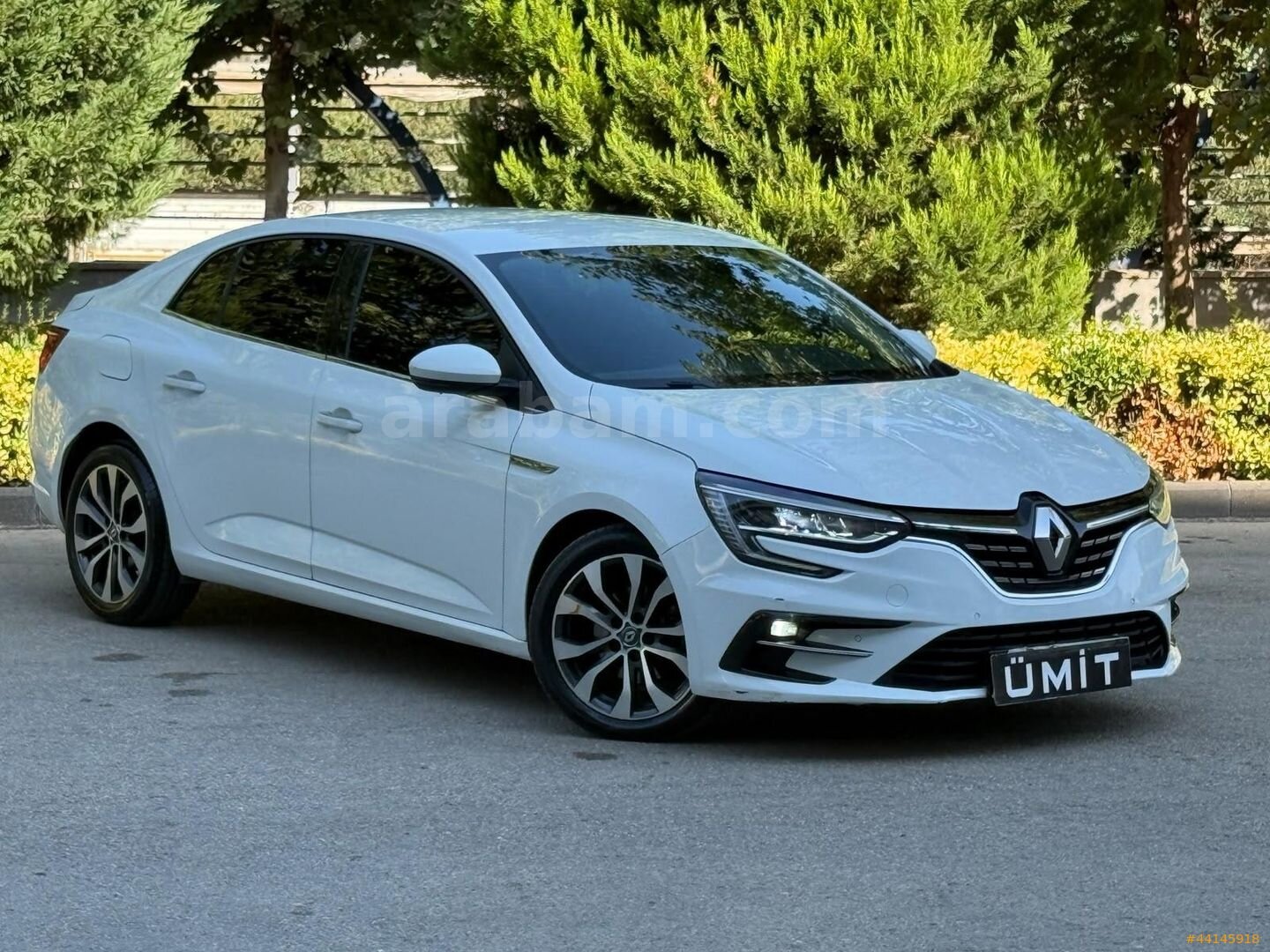 Galeriden Renault Megane 1.5 Blue DCI Icon 2021 Model Gaziantep 139.000 km Beyaz 2