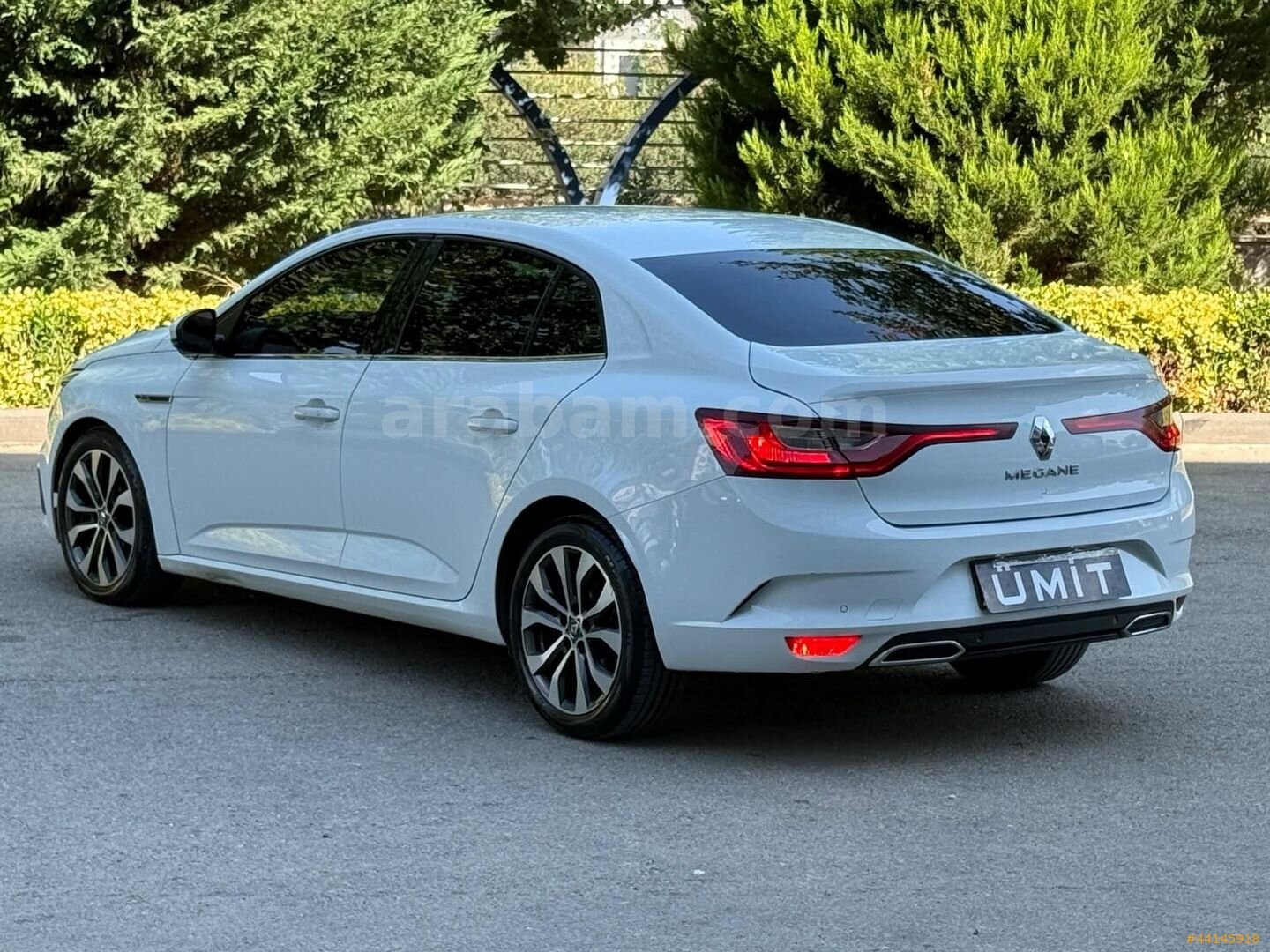 Galeriden Renault Megane 1.5 Blue DCI Icon 2021 Model Gaziantep 139.000 km Beyaz 4