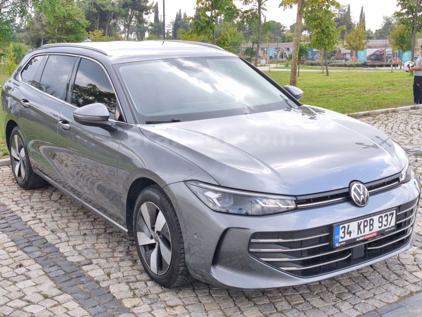 Galeriden Volkswagen Passat Variant 1.5 e-TSI Business 2024 Model Kocaeli 90.000 km Gri 1