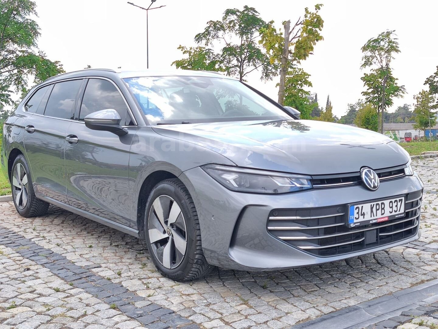Galeriden Volkswagen Passat Variant 1.5 e-TSI Business 2024 Model Kocaeli 90.000 km Gri 7