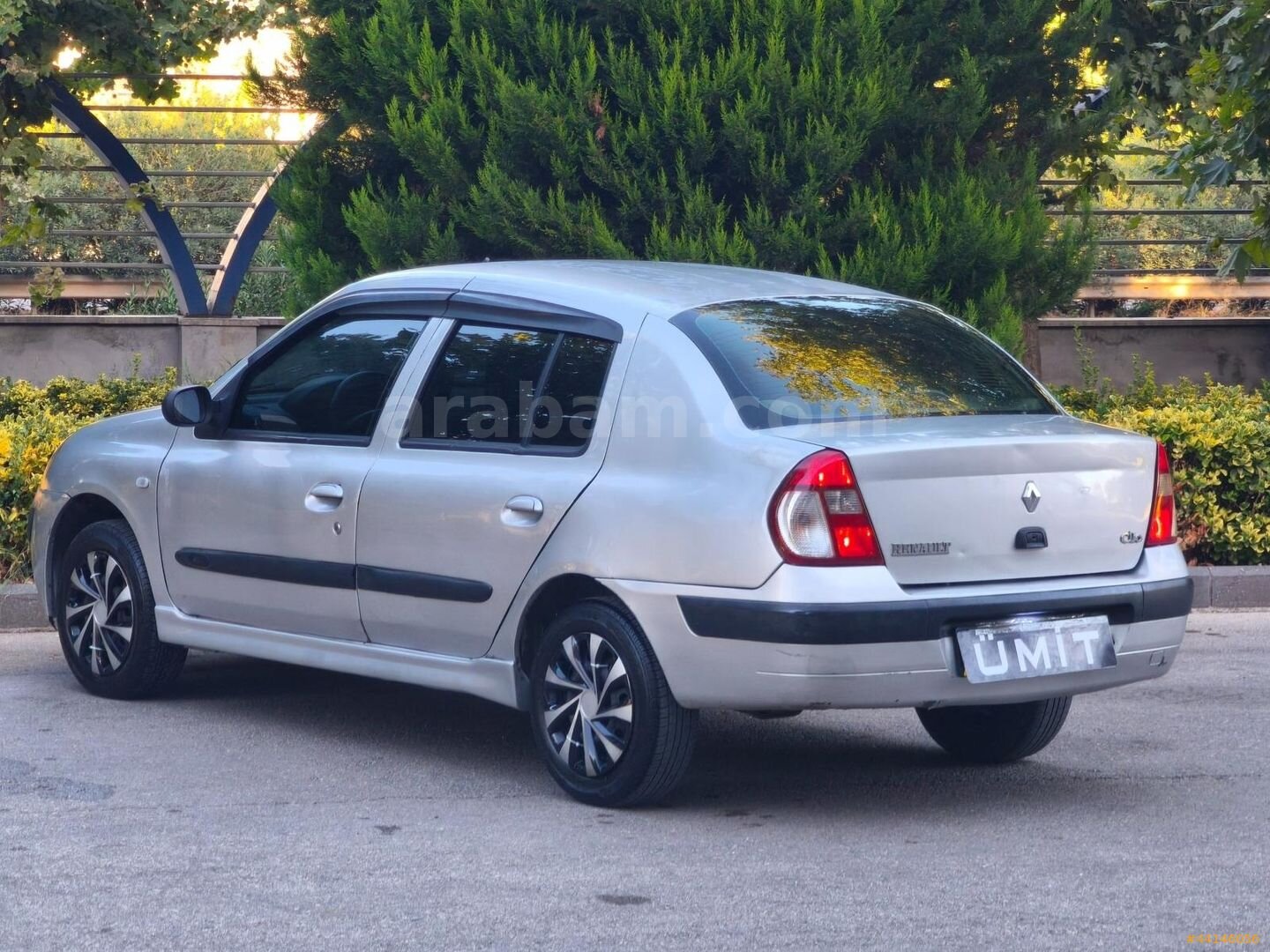 Galeriden Renault Clio 1.5 dCi Alize 2006 Model Gaziantep 383.000 km Gri 4