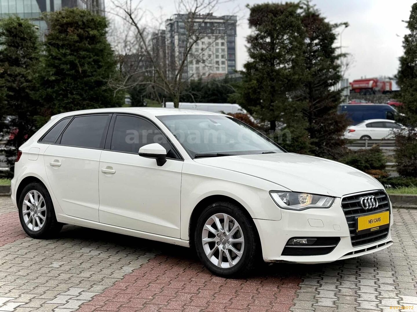 Galeriden Audi A3 Sportback 1.6 TDI Attraction 2015 Model İstanbul 192.000 km Beyaz 2