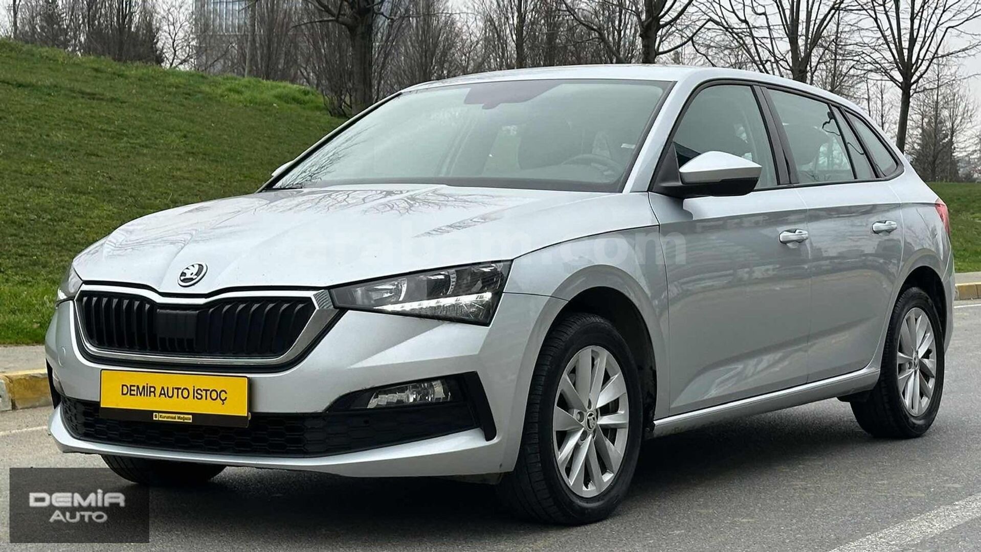 Galeriden Skoda Scala 1.0 TSI Elite 2024 Model İstanbul 99.000 km Gri 2