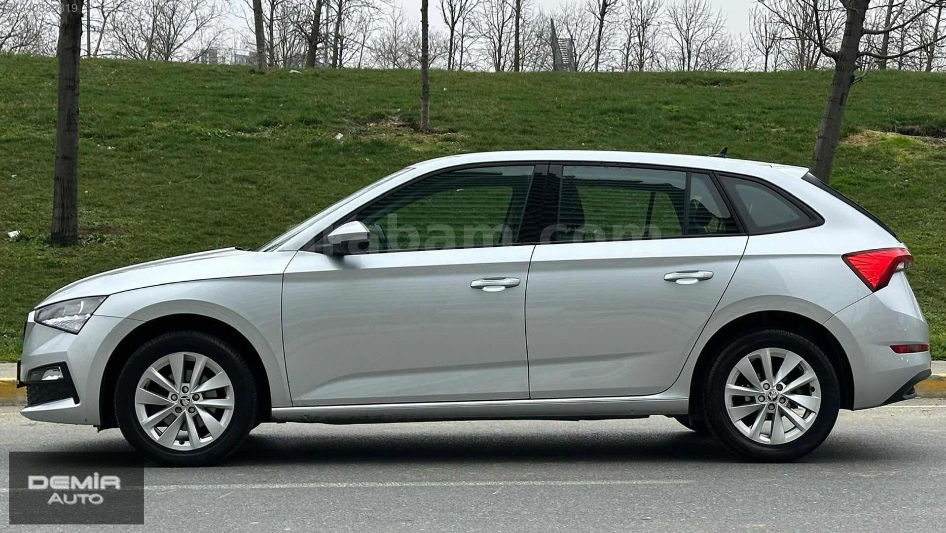 Galeriden Skoda Scala 1.0 TSI Elite 2024 Model İstanbul 99.000 km Gri 3