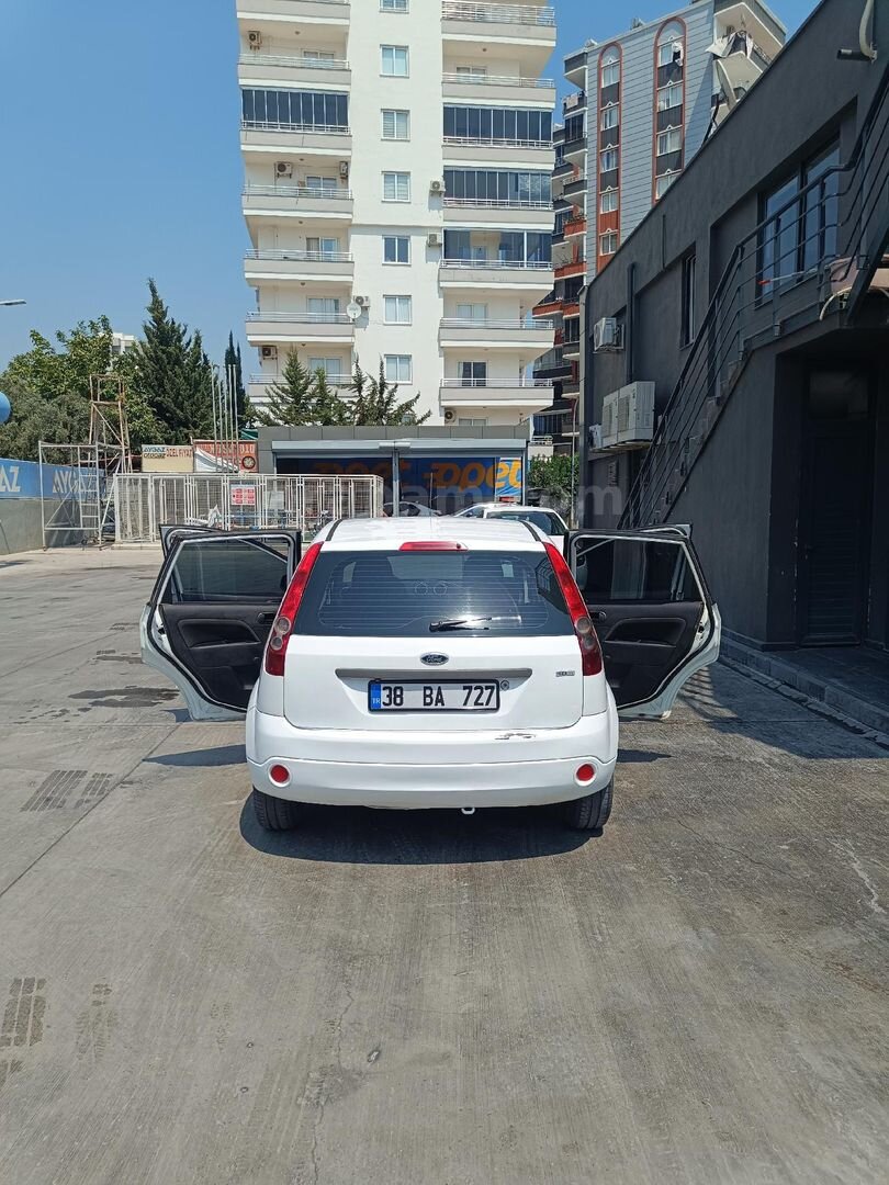 Sahibinden Ford Fiesta 1.4 TDCi Comfort 2007 Model Mersin 247.000 km Beyaz 5