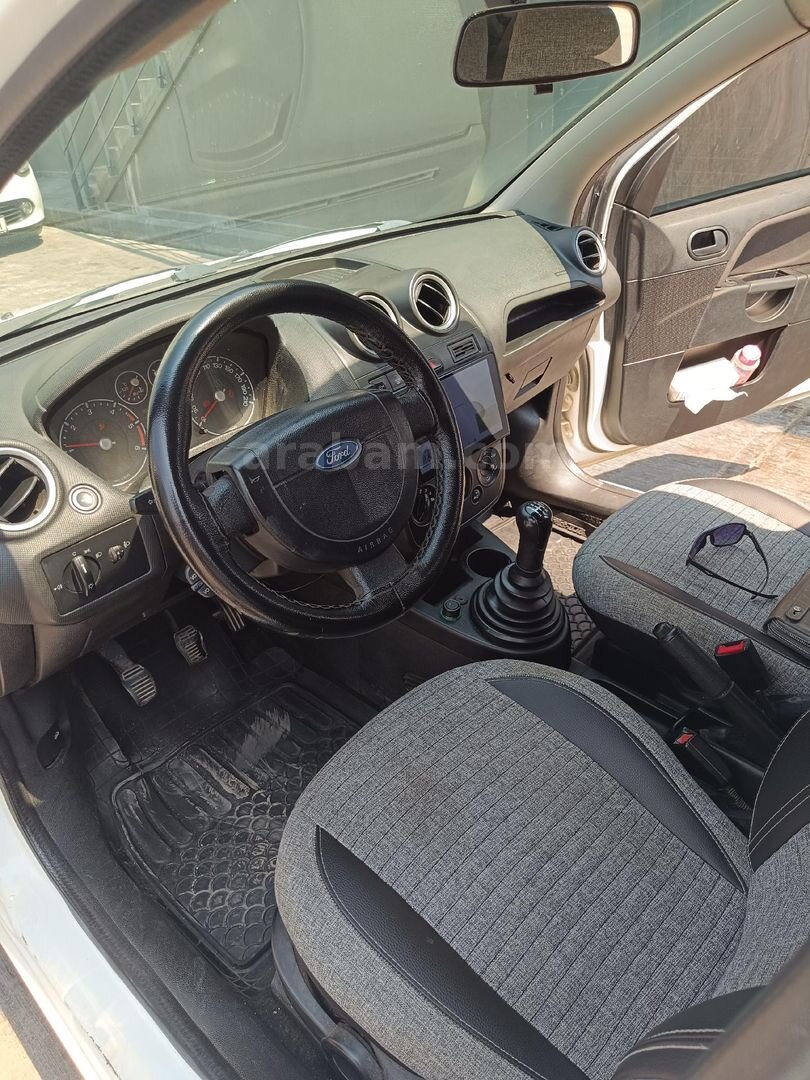 Sahibinden Ford Fiesta 1.4 TDCi Comfort 2007 Model Mersin 247.000 km Beyaz 7