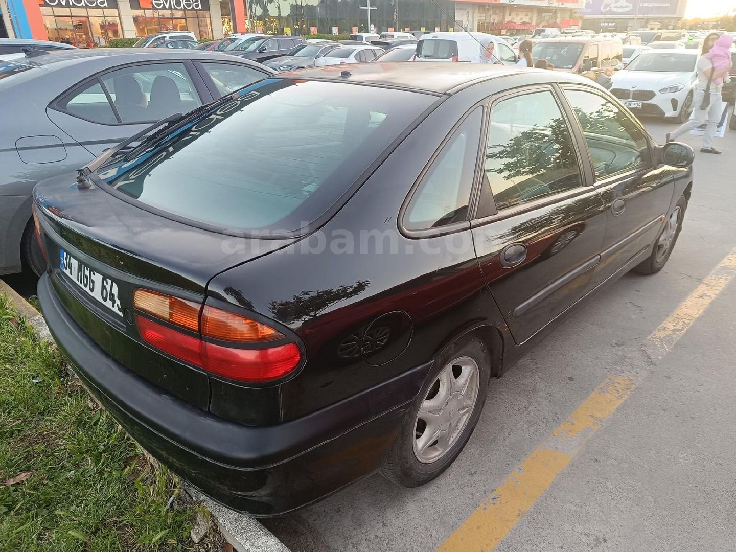 Sahibinden Renault Laguna 1.8 RXE 1999 Model İstanbul 291.500 km Siyah 6