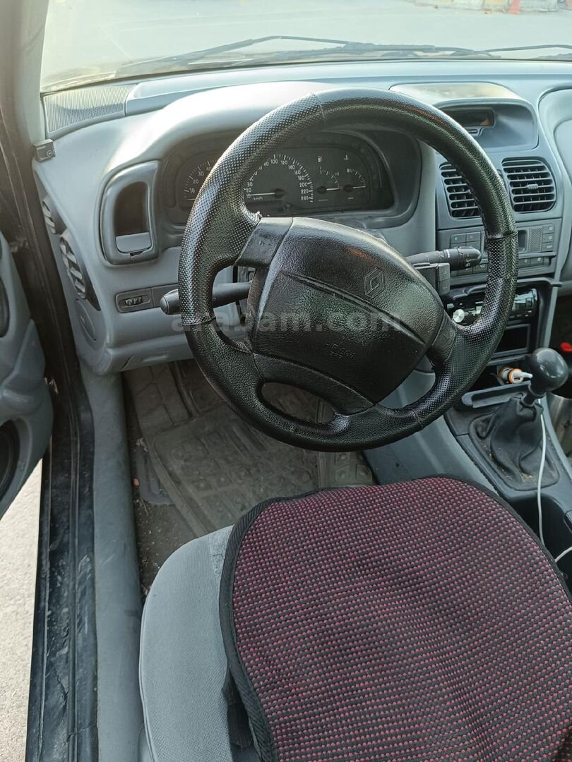 Sahibinden Renault Laguna 1.8 RXE 1999 Model İstanbul 291.500 km Siyah 7