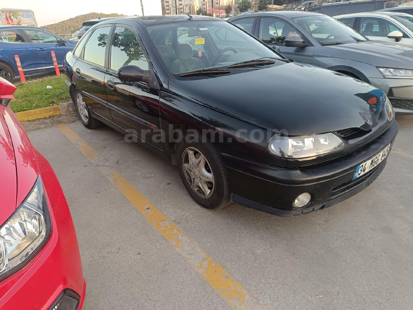 Sahibinden Renault Laguna 1.8 RXE 1999 Model İstanbul 291.500 km Siyah 2