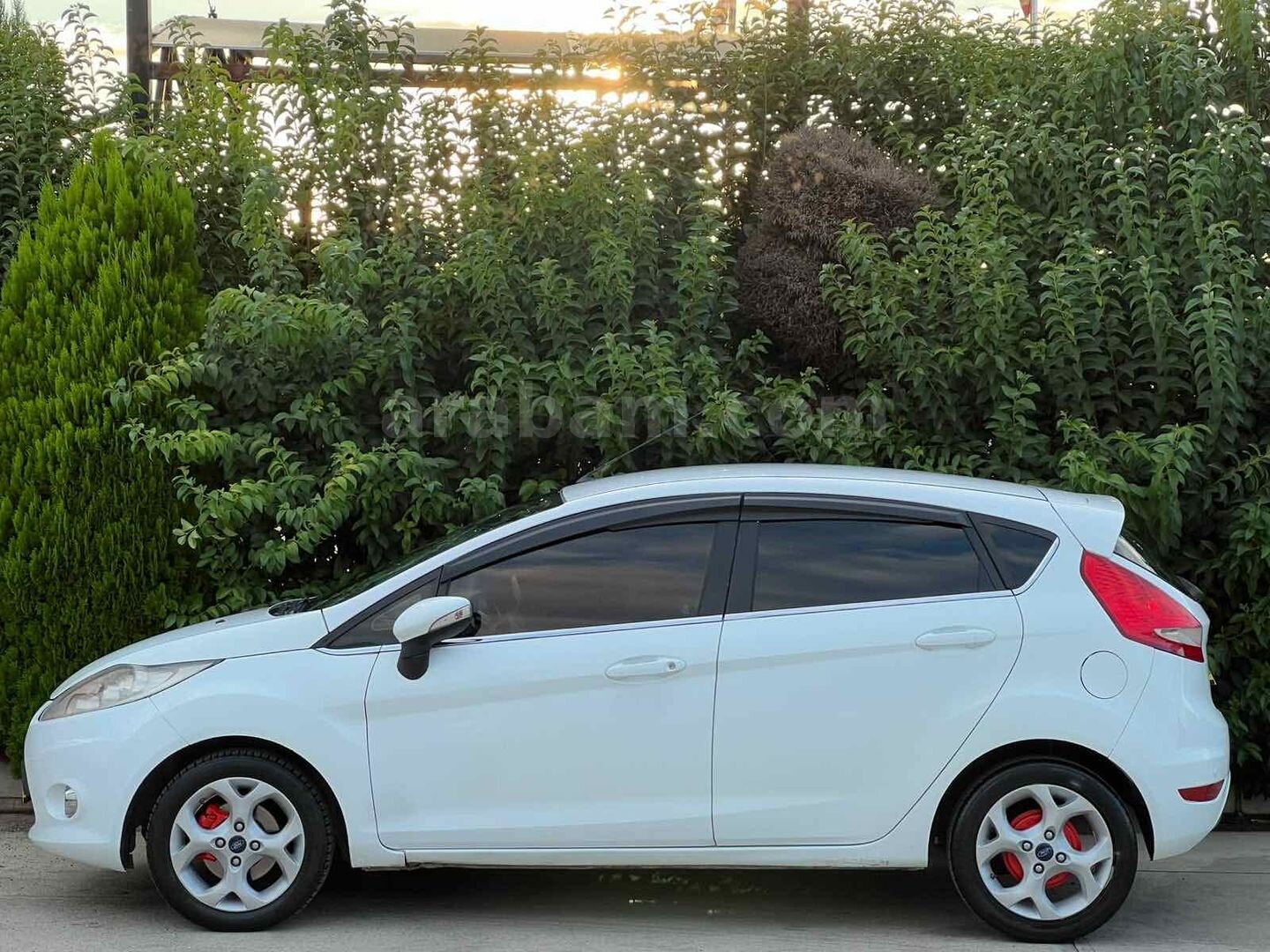 Galeriden Ford Fiesta 1.4 Titanium 2011 Model Osmaniye 284.000 km Beyaz 5