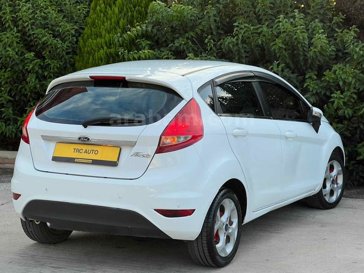 Galeriden Ford Fiesta 1.4 Titanium 2011 Model Osmaniye 284.000 km Beyaz 4
