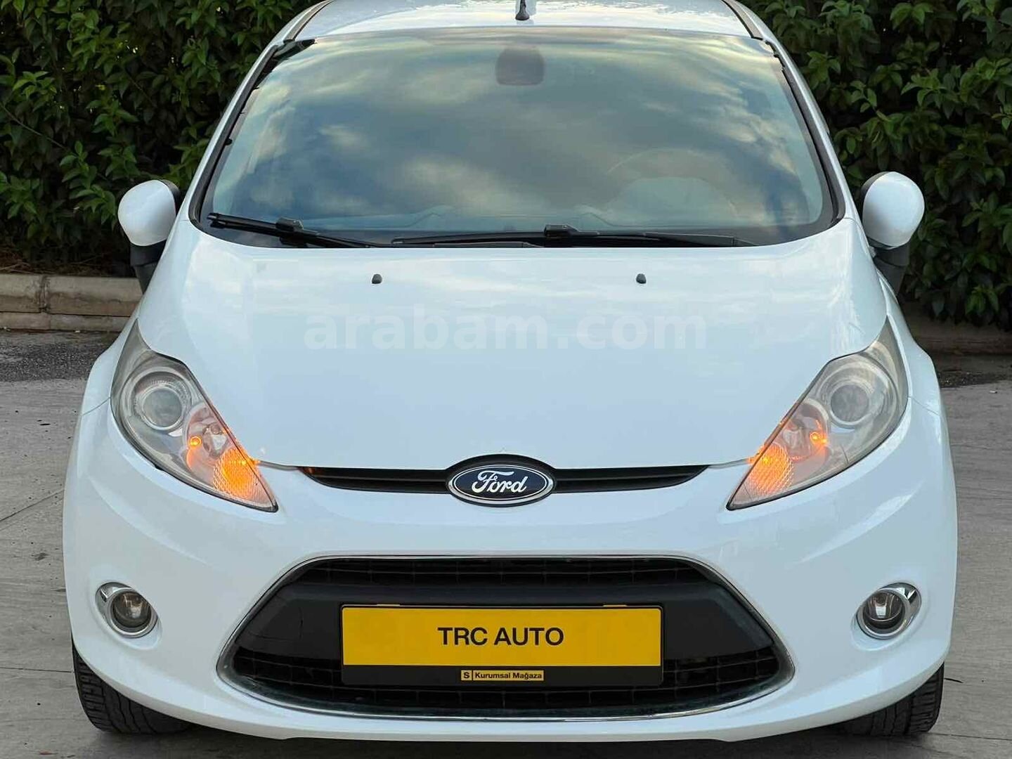 Galeriden Ford Fiesta 1.4 Titanium 2011 Model Osmaniye 284.000 km Beyaz 2