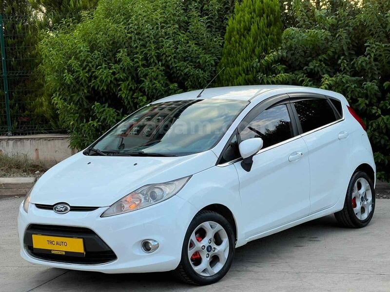 Galeriden Ford Fiesta 1.4 Titanium 2011 Model Osmaniye 284.000 km Beyaz