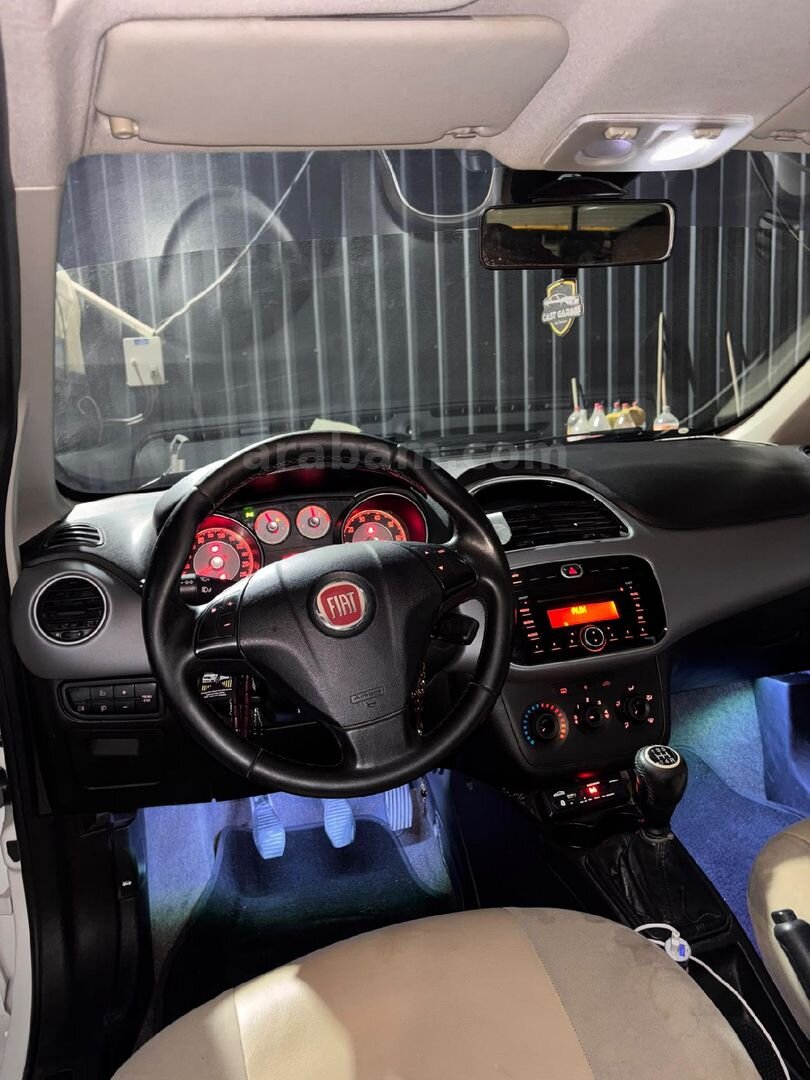Sahibinden Fiat Linea 1.3 Multijet Easy 2013 Model İstanbul 191.000 km Beyaz 6