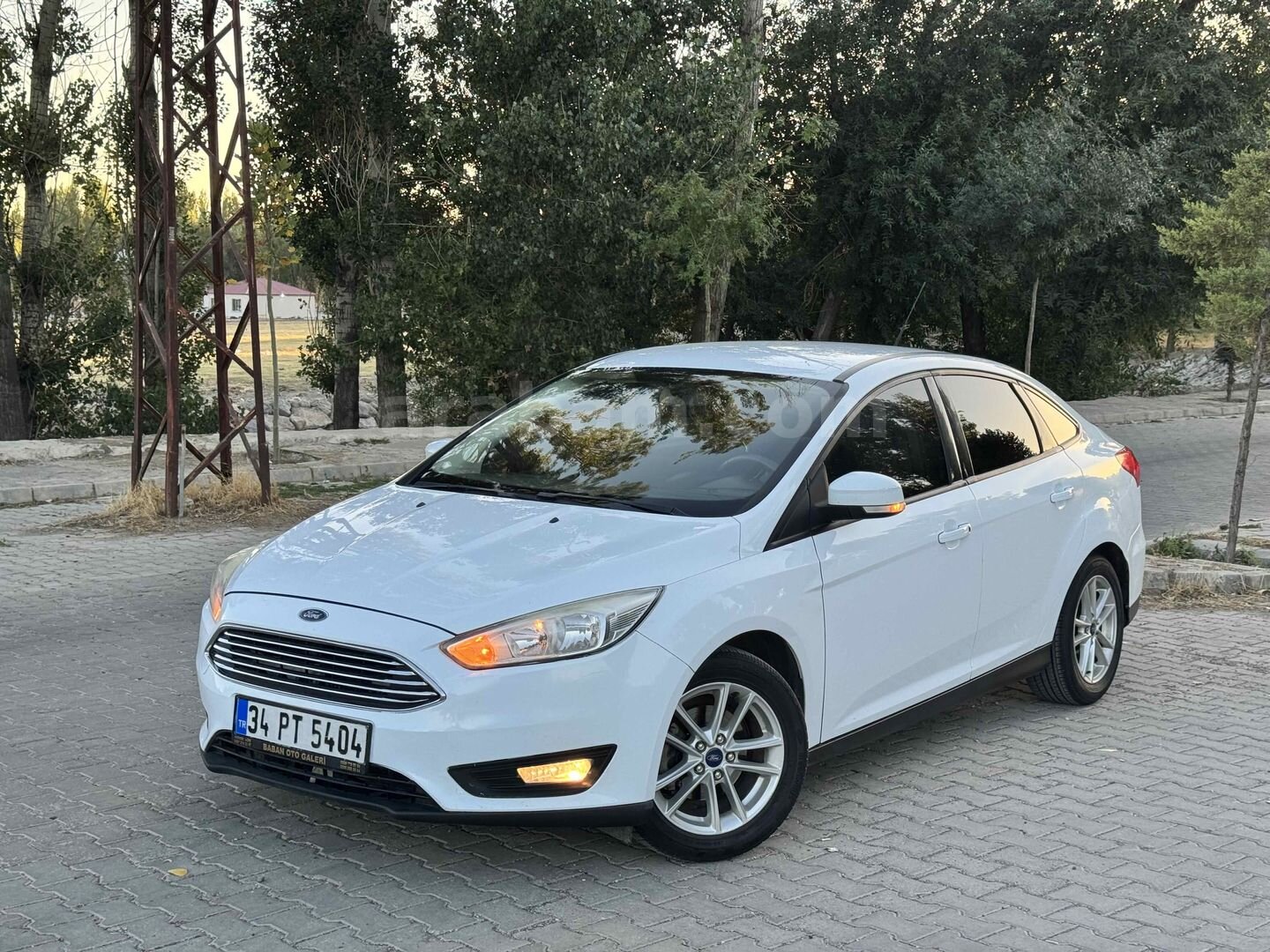 Sahibinden Ford Focus 1.6 TDCi Trend X 2016 Model Ağrı 255.000 km Beyaz 3