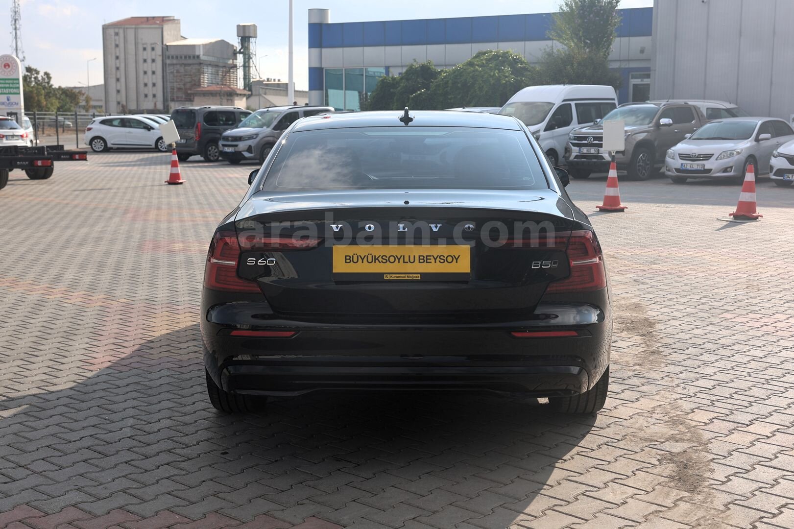 Galeriden Volvo S60 2.0 B5 Plus Dark 2023 Model Konya 93.272 km Siyah 7