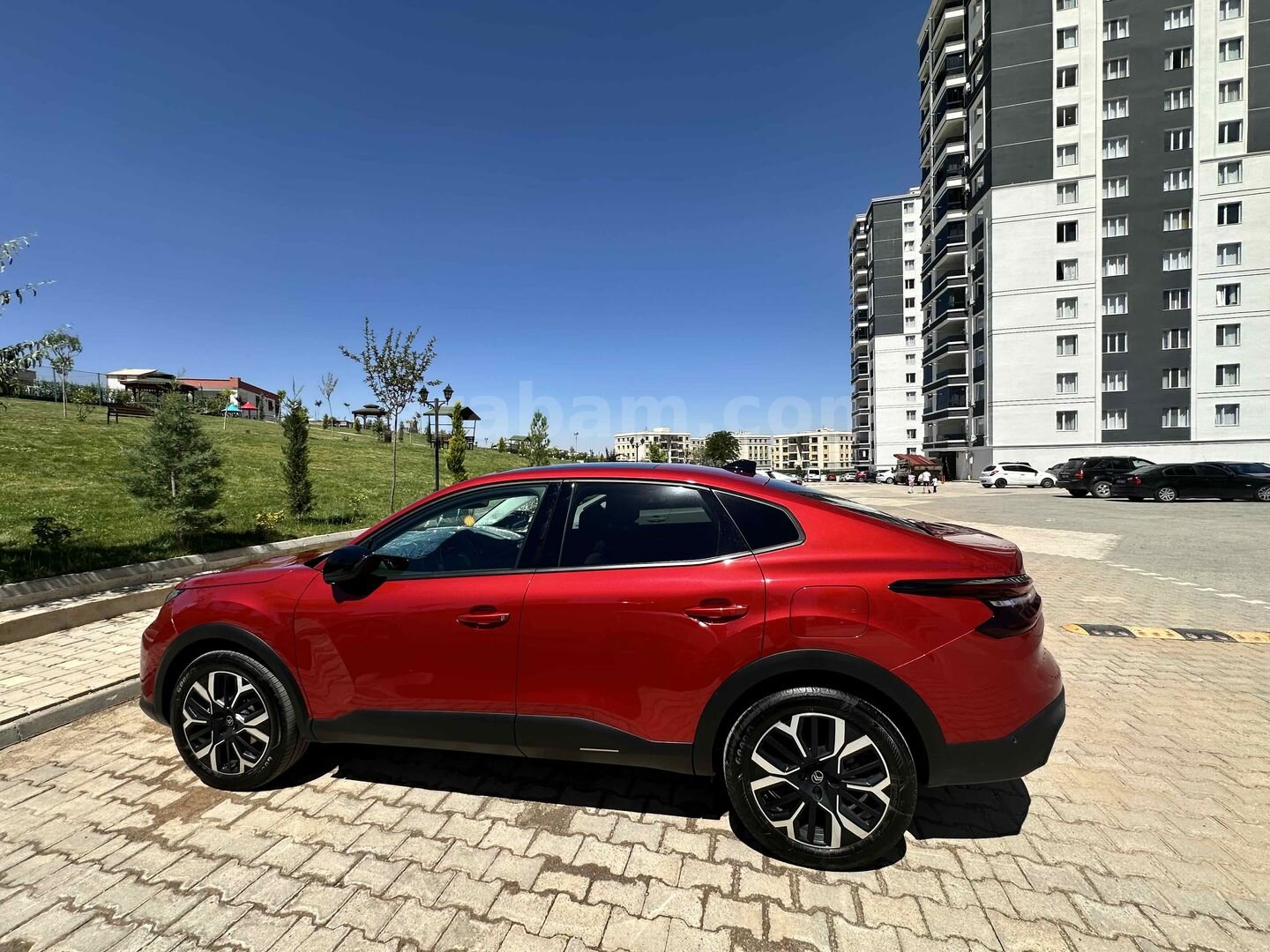 Sahibinden Citroen C4 X 1.2 PureTech Max 2025 Model Diyarbakır 13.900 km Kırmızı 4