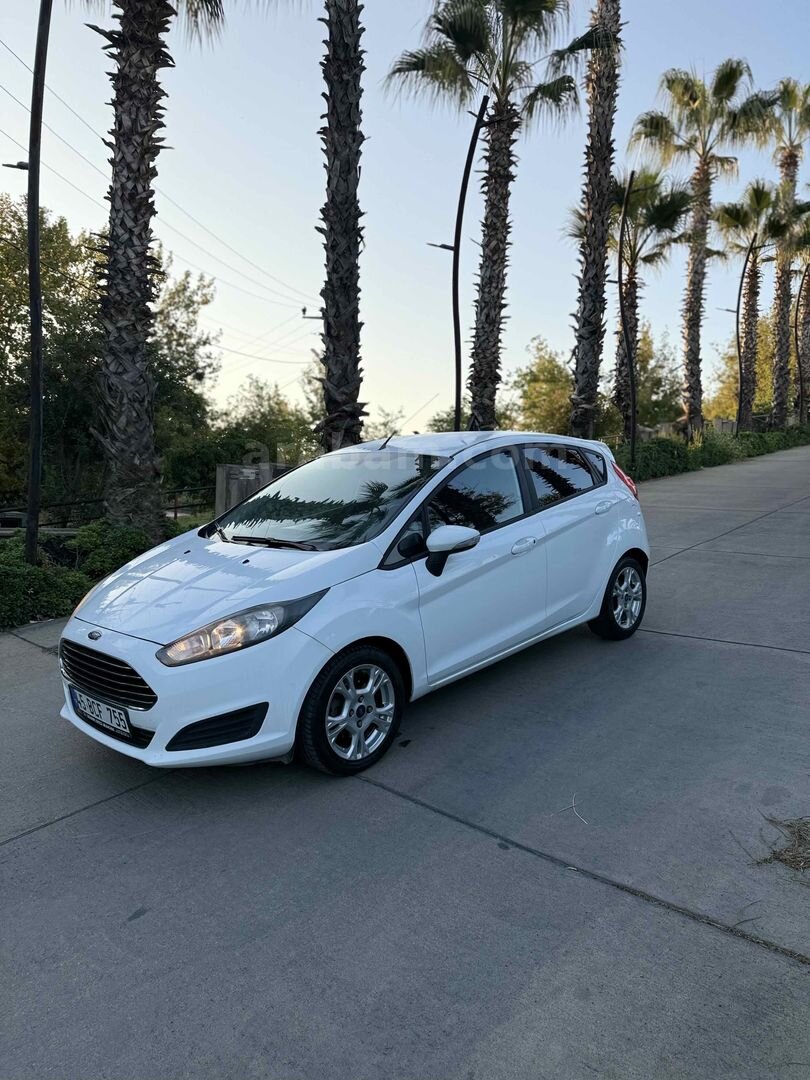 Galeriden Ford Fiesta 1.5 TDCi Trend X 2015 Model Manisa 191.250 km Beyaz 3
