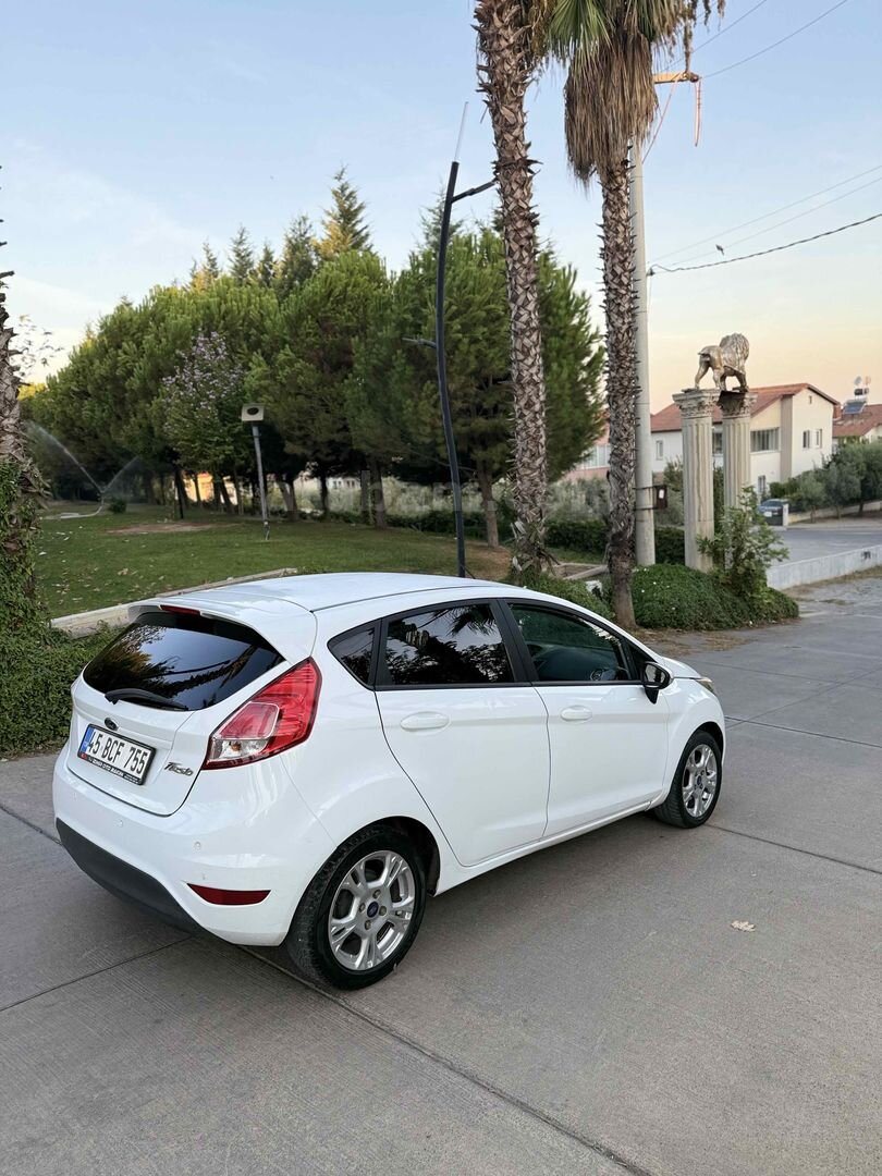 Galeriden Ford Fiesta 1.5 TDCi Trend X 2015 Model Manisa 191.250 km Beyaz 6