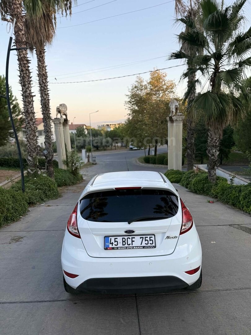 Galeriden Ford Fiesta 1.5 TDCi Trend X 2015 Model Manisa 191.250 km Beyaz 7