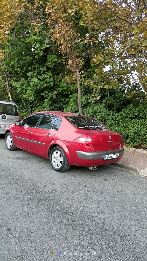 Sahibinden Renault Megane 1.6 Dynamique 2005 Model İstanbul 156.000 km Kırmızı 2