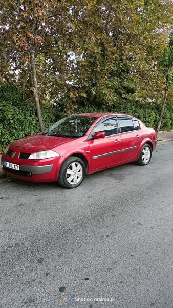 Sahibinden Renault Megane 1.6 Dynamique 2005 Model İstanbul 156.000 km Kırmızı
