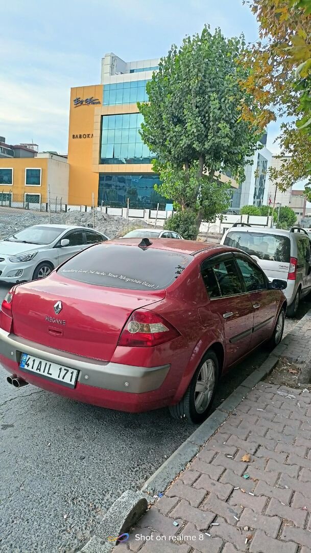Sahibinden Renault Megane 1.6 Dynamique 2005 Model İstanbul 156.000 km Kırmızı 3