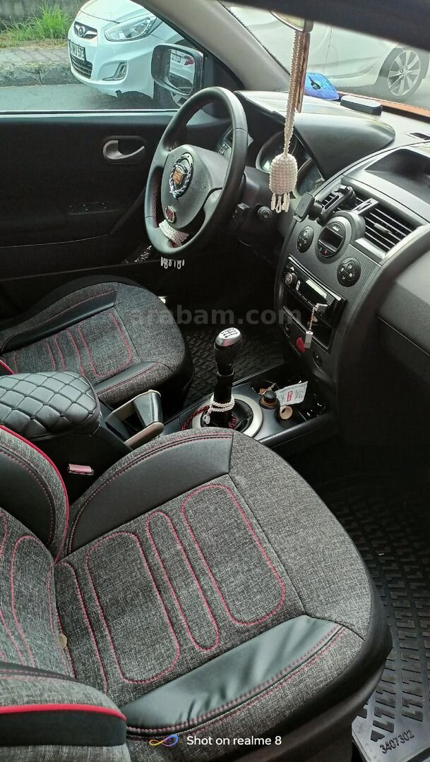 Sahibinden Renault Megane 1.6 Dynamique 2005 Model İstanbul 156.000 km Kırmızı 5