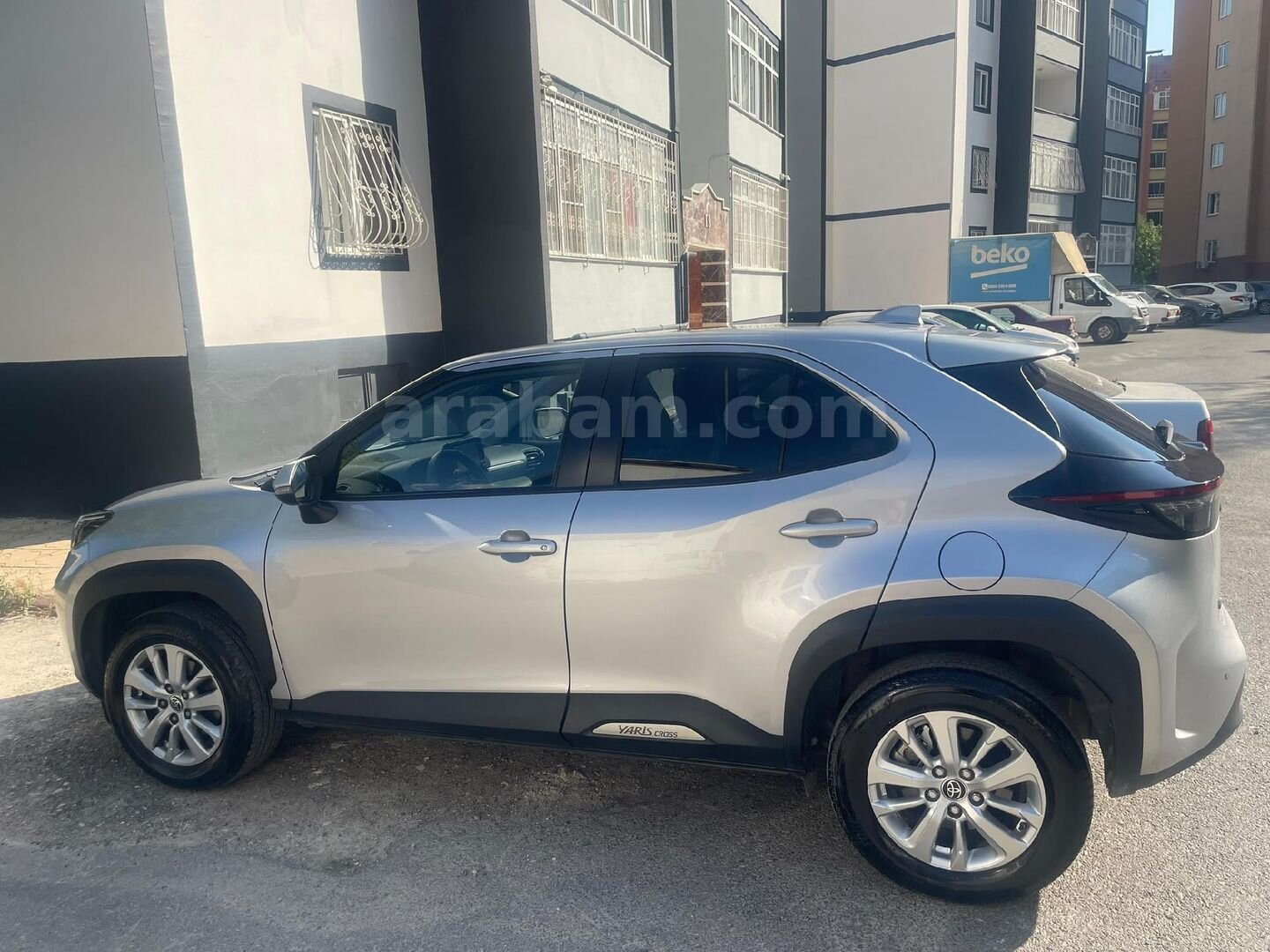 Sahibinden Toyota Yaris Cross 1.5 Flame X-Pack 2023 Model 2