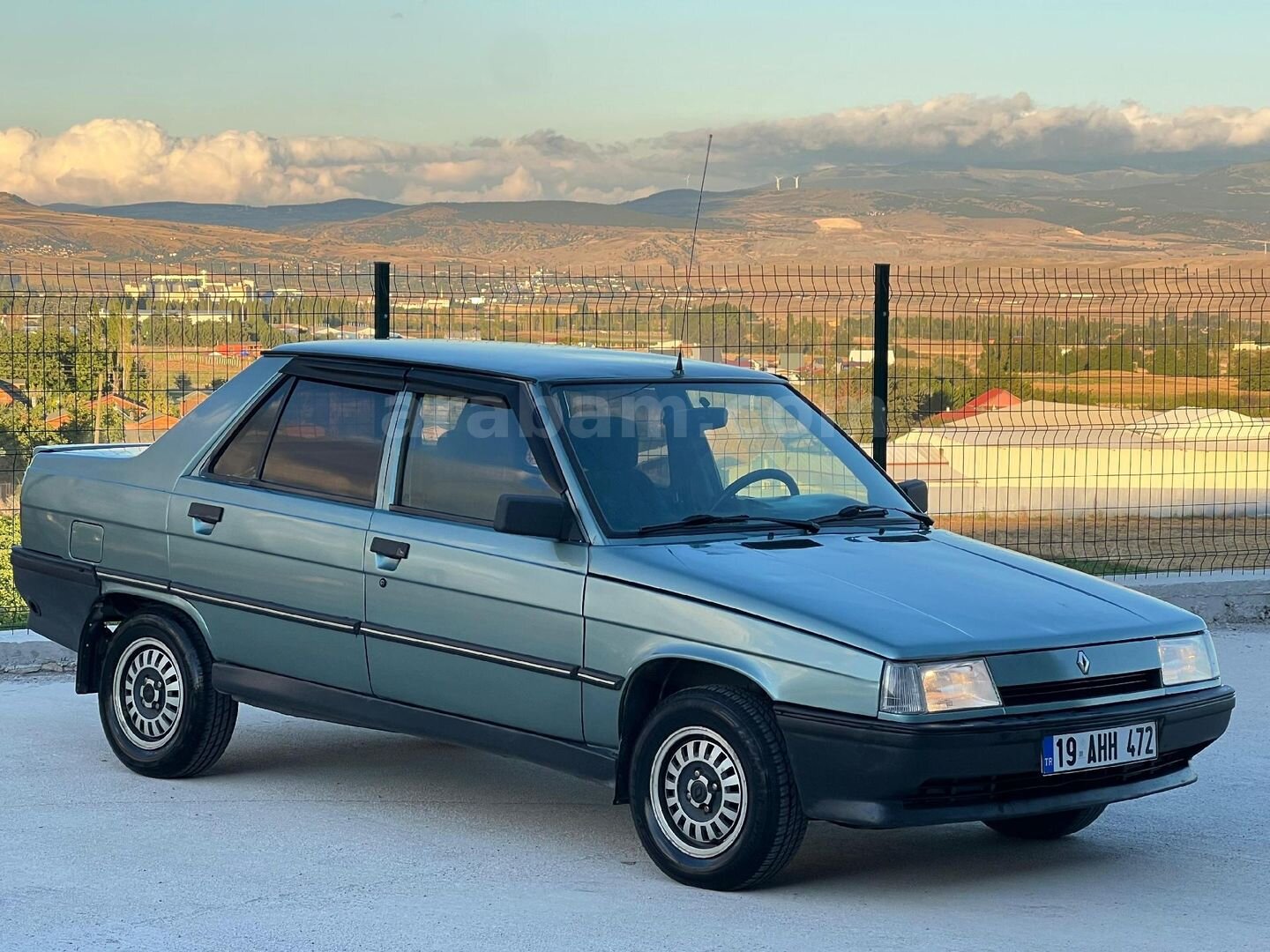Galeriden Renault R 9 1.4 Broadway 1995 Model Amasya 242.000 km Yeşil 4