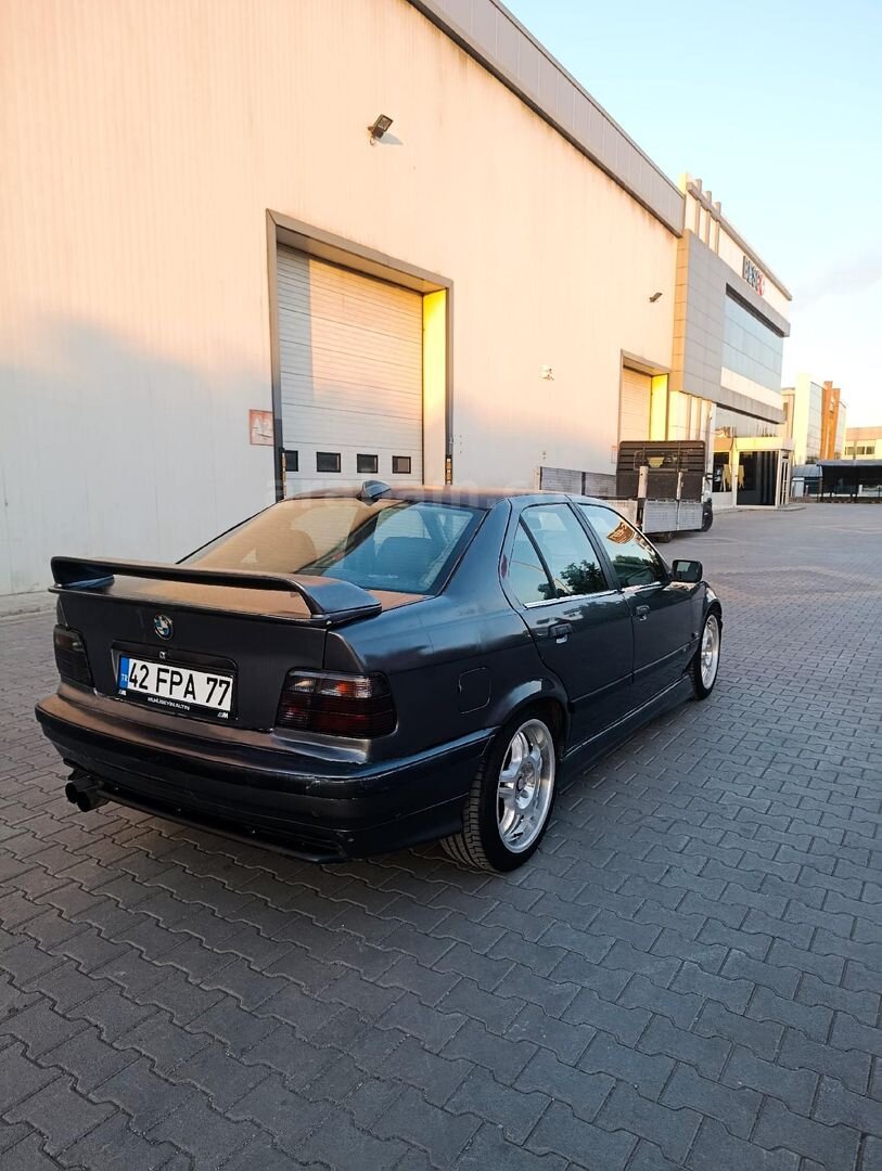 Sahibinden BMW 3 Serisi 320i 1991 Model Konya 252.000 km Gri 4