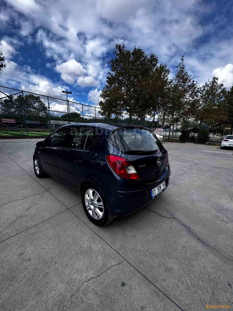 Galeriden Opel Corsa 1.4 Twinport Enjoy 2012 Model İstanbul 192.400 km Lacivert 5