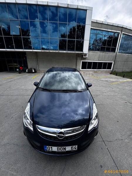 Galeriden Opel Corsa 1.4 Twinport Enjoy 2012 Model İstanbul 192.400 km Lacivert