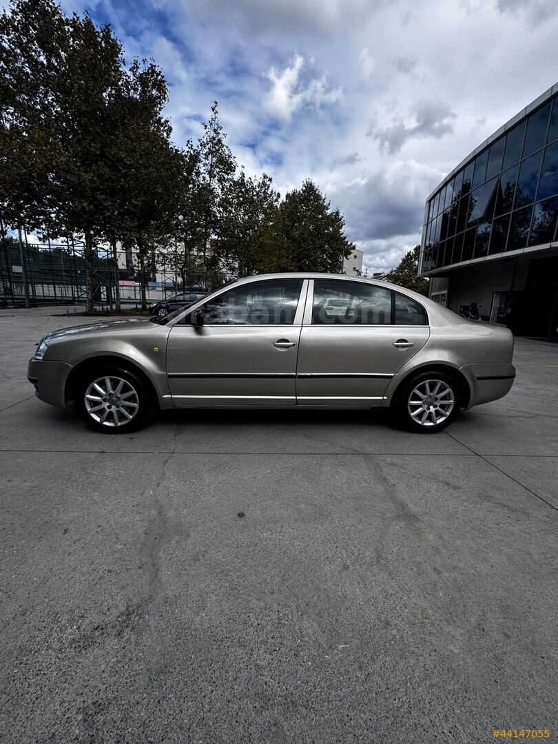 Galeriden Skoda SuperB 2.5 TDI Elegance 2003 Model İstanbul 394.500 km Bej 4