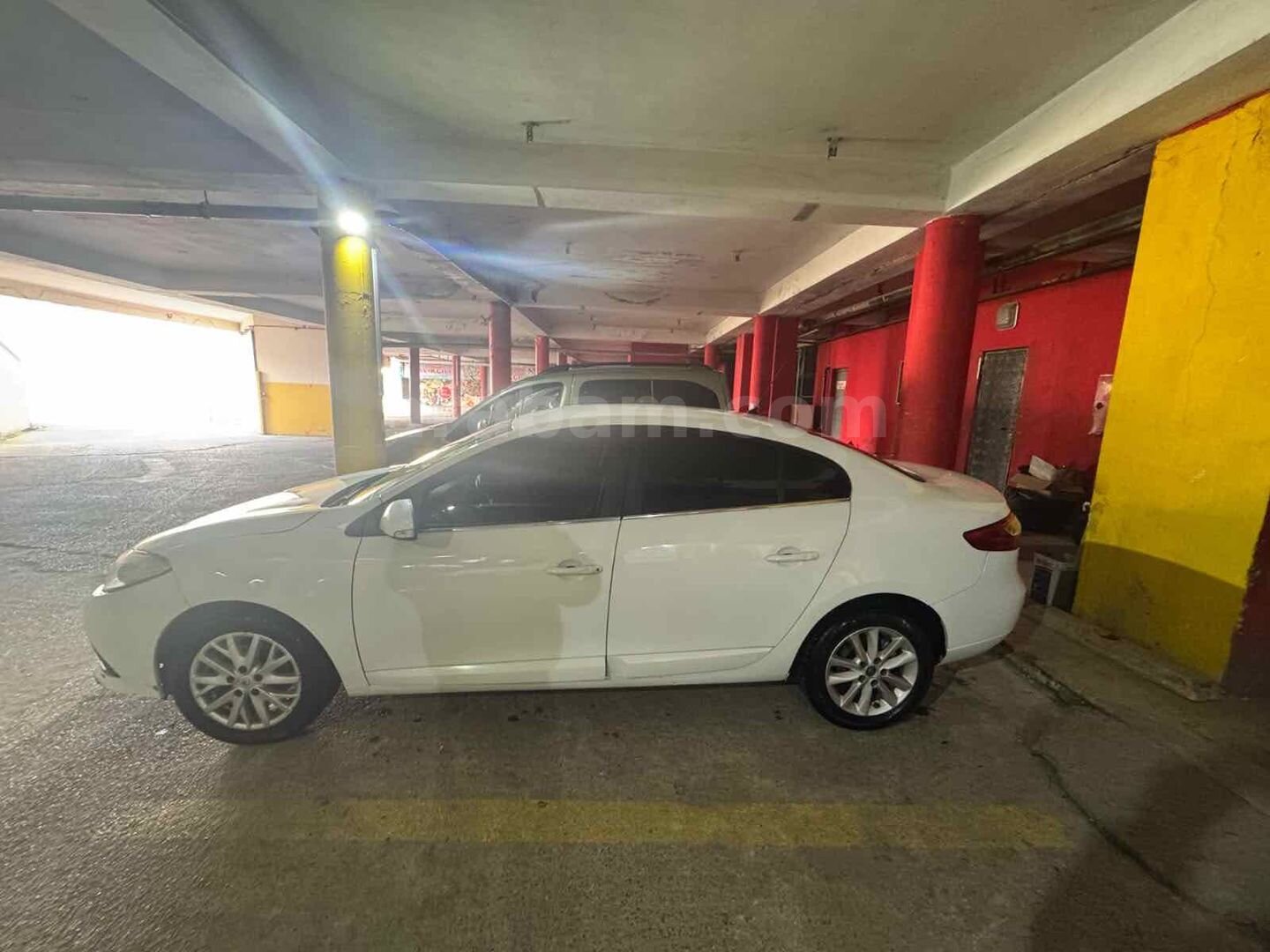 Sahibinden Renault Fluence 1.5 dCi Business 2015 Model Kocaeli 258.000 km Beyaz 4