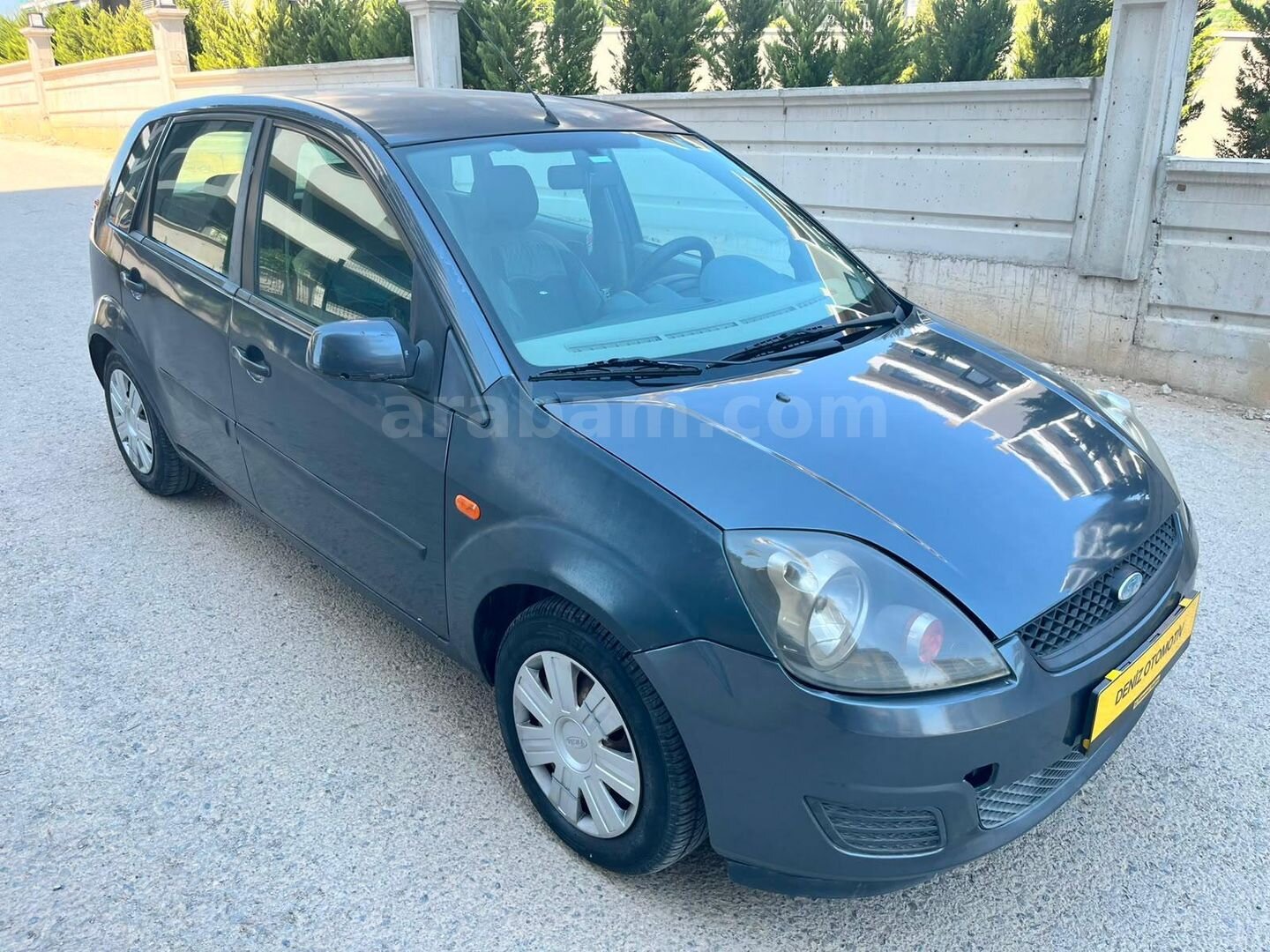 Galeriden Ford Fiesta 1.4 TDCi Comfort 2006 Model İzmir 189.000 km Füme 1
