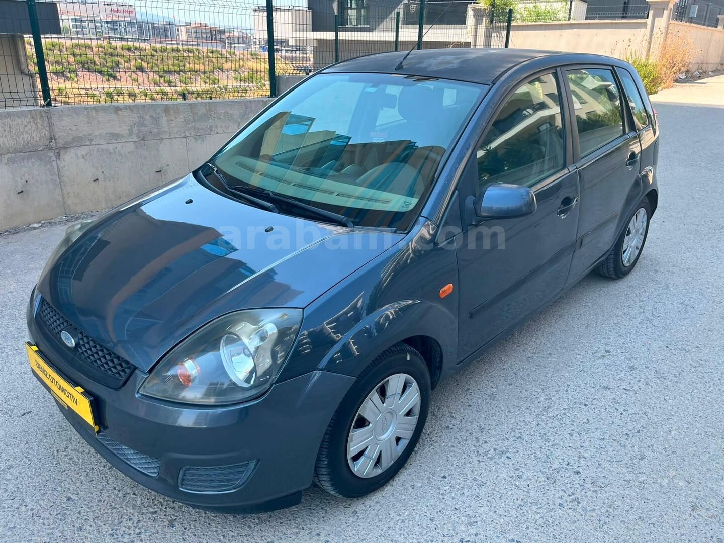 Galeriden Ford Fiesta 1.4 TDCi Comfort 2006 Model İzmir 189.000 km Füme 4