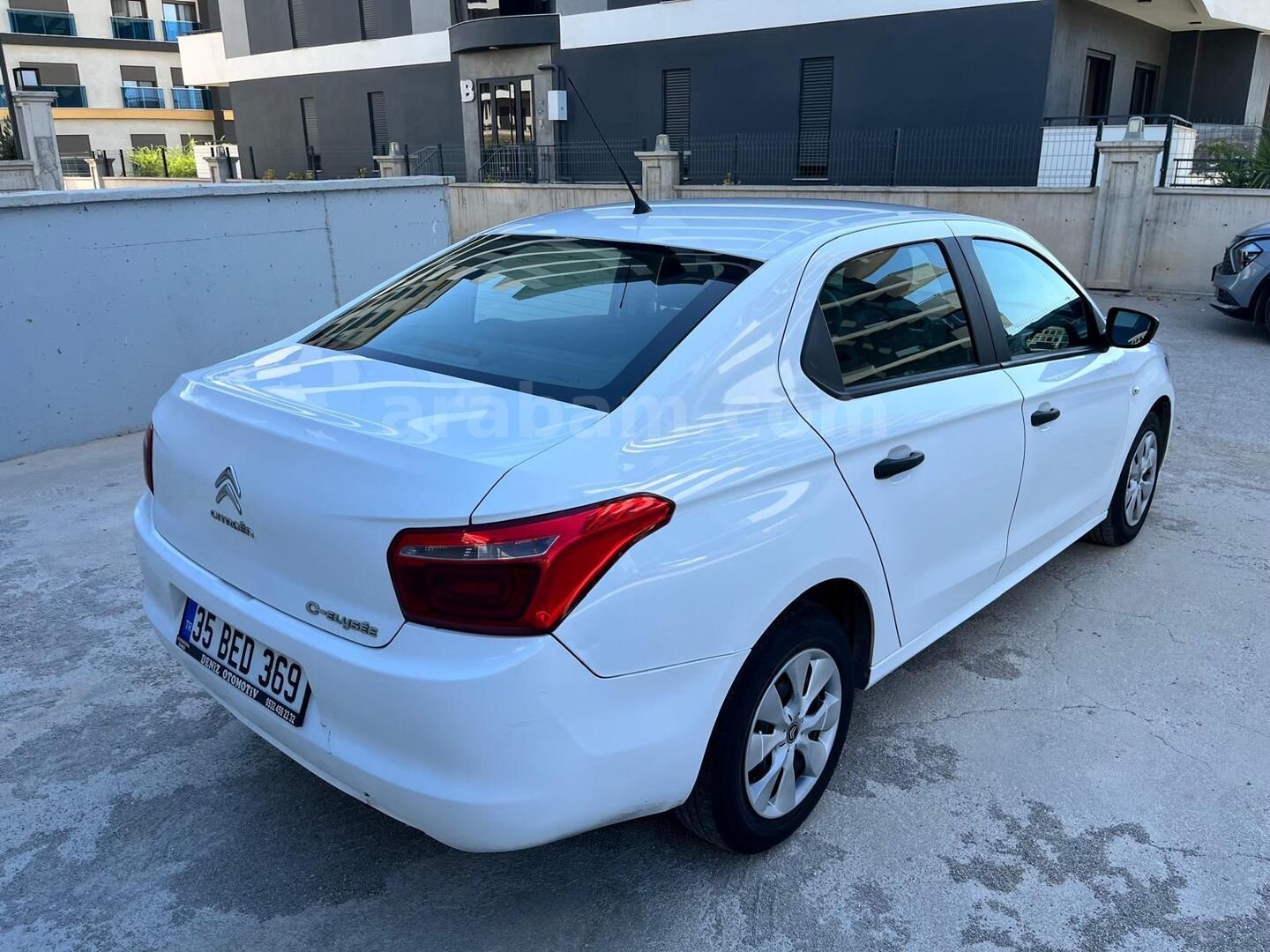 Galeriden Citroen C-Elysée 1.6 HDi Confort 2017 Model İzmir 269.000 km Beyaz 6