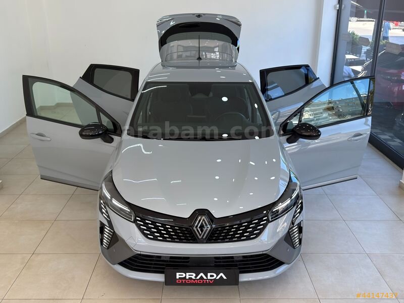 Galeriden Renault Clio 1.0 TCe Techno Esprit Alpine 2025 Model Kocaeli 20.700 km Gri 1