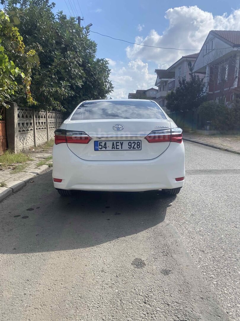 Sahibinden Toyota Corolla 1.6 Touch 2017 Model Sakarya 162.000 km Beyaz 5