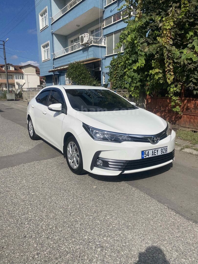 Sahibinden Toyota Corolla 1.6 Touch 2017 Model Sakarya 162.000 km Beyaz 3