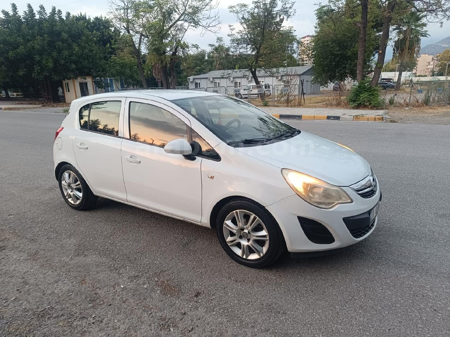 Sahibinden Opel Corsa 1.2 Twinport Essentia 2012 Model Hatay 157.000 km Beyaz 2
