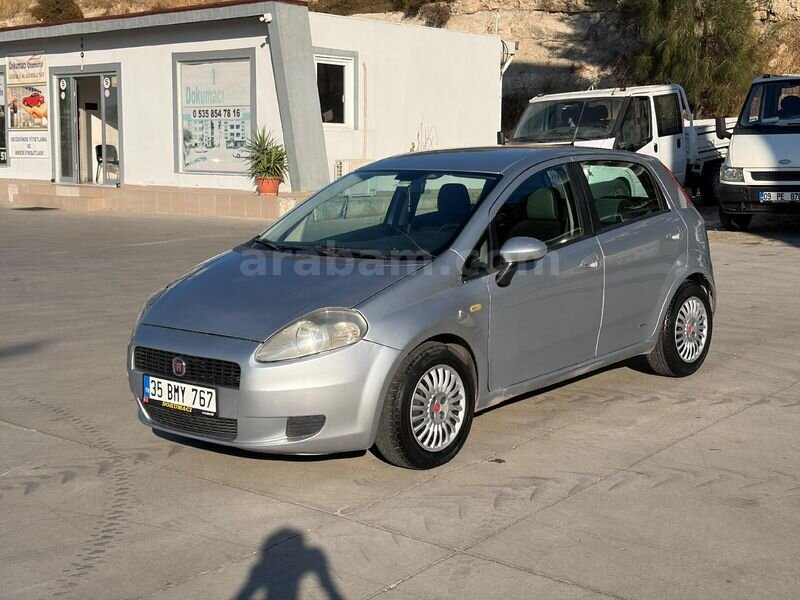 Galeriden Fiat Punto Grande 1.3 Multijet Dynamic 2009 Model İzmir 300.000 km Gri (Gümüş)