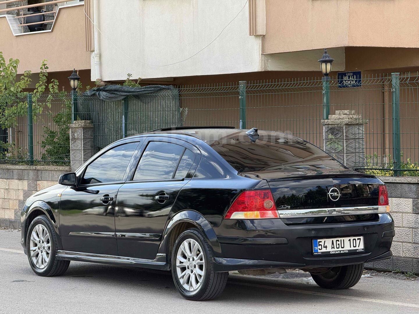 ÖZCAN AUTO’DAN DEĞİŞENSİZ+HASAR KAYITSIZ+OTOMOTİK VİTES+SANRUF+SIFIR MUAYENE 3