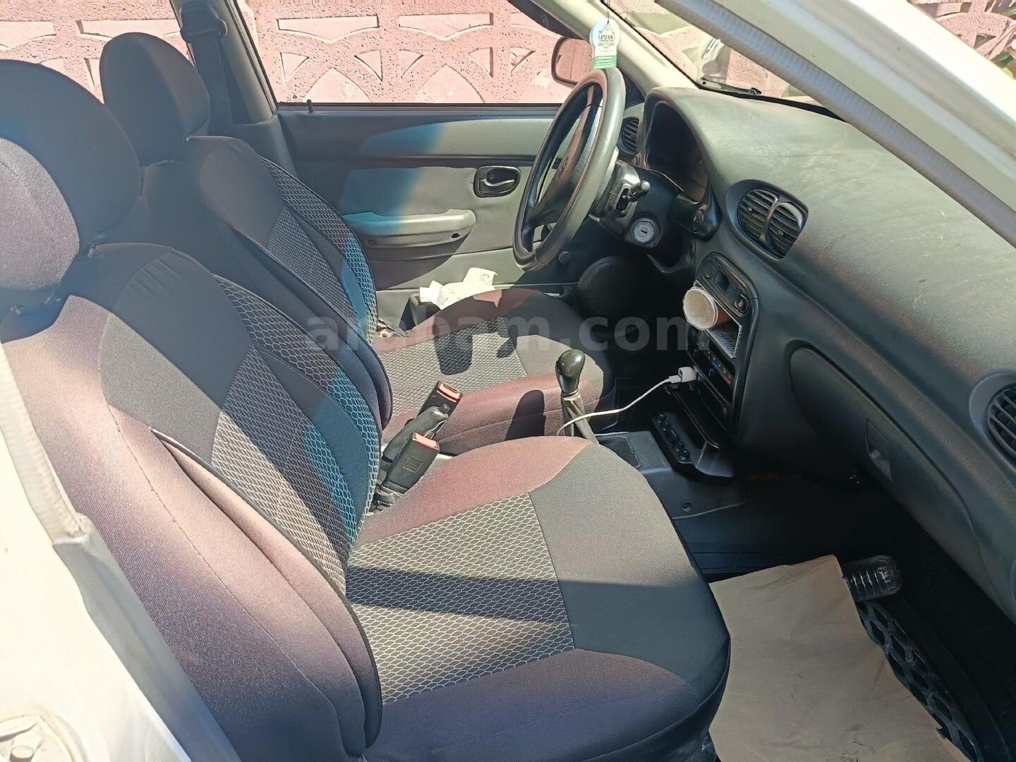 Sahibinden Hyundai Accent 1.3 LS 1998 Model 244.000 km Beyaz 6