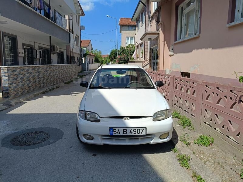 Sahibinden Hyundai Accent 1.3 LS 1998 Model 244.000 km Beyaz 1