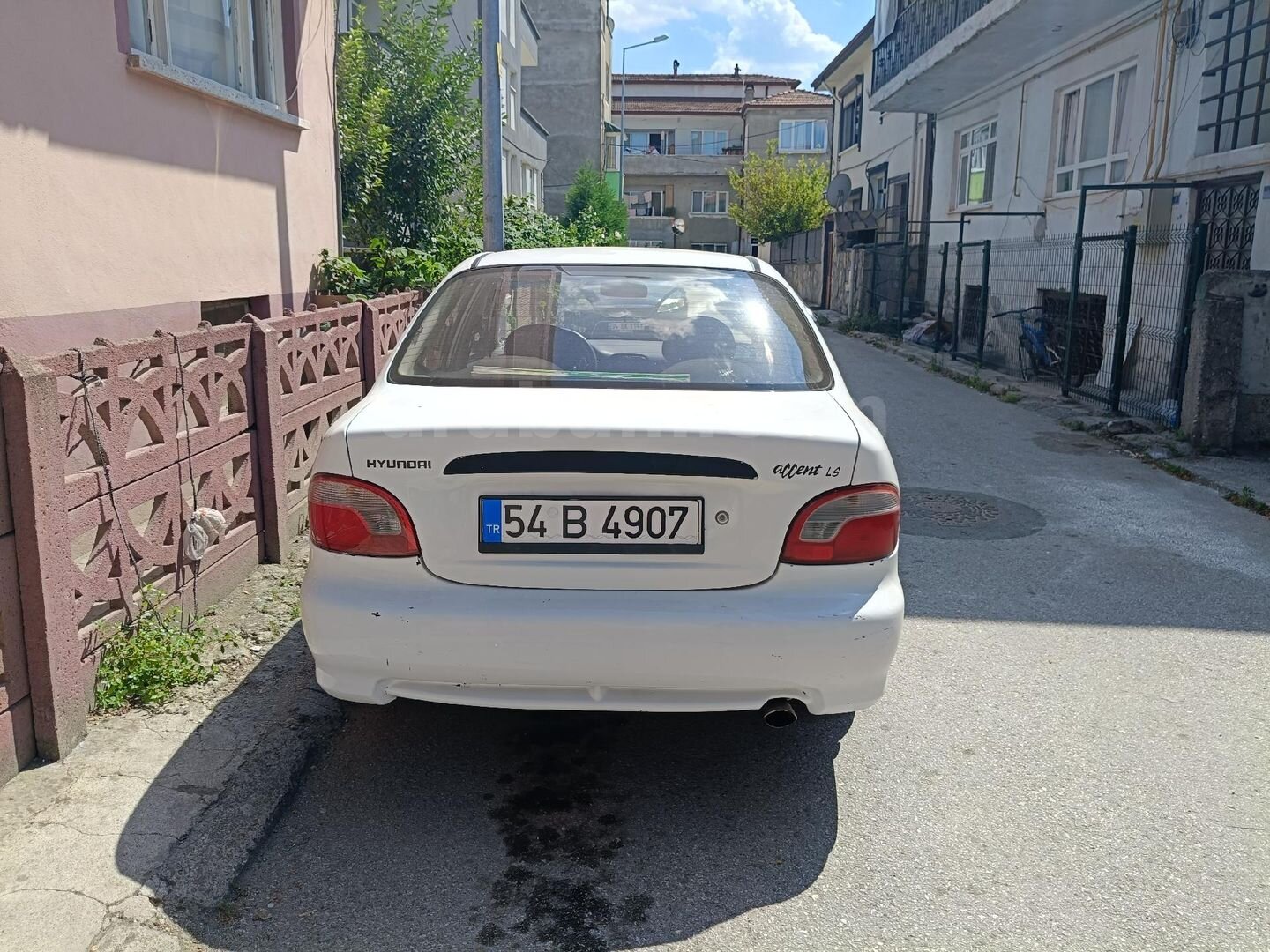 Sahibinden Hyundai Accent 1.3 LS 1998 Model 244.000 km Beyaz 4
