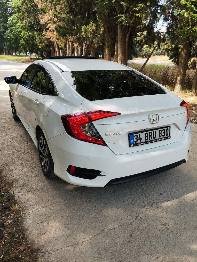 Sahibinden Otomatik Honda Civic 1.6i VTEC Eco Elegance 2018 Model 139.000 km Beyaz 3